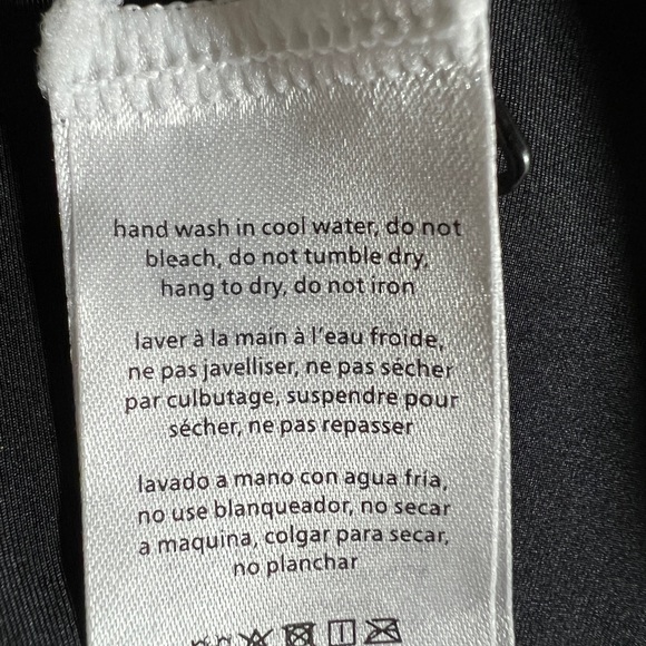 WeWoreWhat ! Stunning One-Piece Black and White One-Shoulder Swimsuit XL NEW - Picture 11 of 13